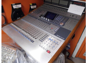 Tascam DM-3200 (25221)