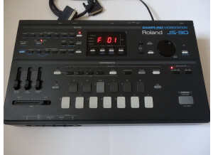 Roland JS-30 (35881)