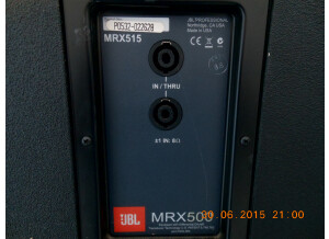 JBL baffle MRX 515 + ampli peavey + pieds + cables