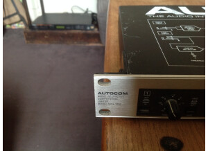 Behringer Autocom MDX1000 (92635)
