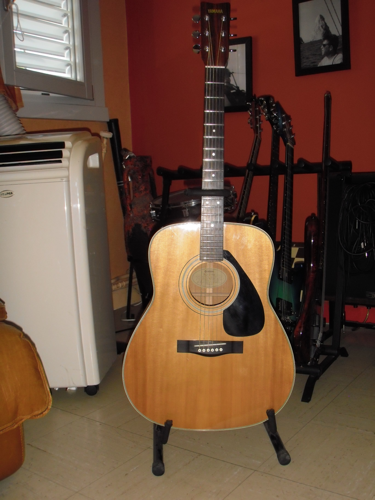 Yamaha FG-335