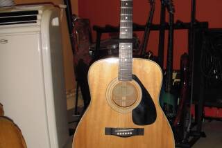 Yamaha FG-335