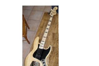 Fender American Vintage '75 Jazz Bass