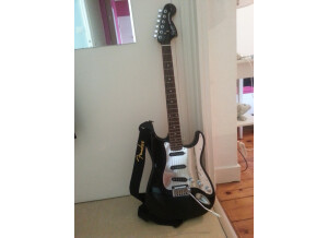 Squier Black and Chrome Standard Stratocaster HSS (51945)