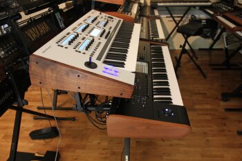 Korg Kronos 2 Korg Kronos 2
