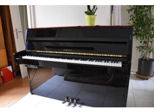 Yamaha Piano droit M1J