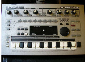 Roland MC-303 (42231)