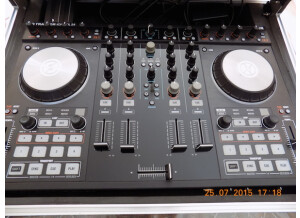 Native Instruments Traktor Kontrol S4 mk2 (17988)