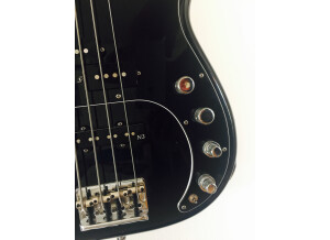 Fender American Deluxe Precision Bass - Black Maple