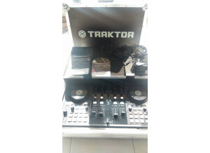 Native Instruments Traktor Kontrol S4 mk2 (51870)