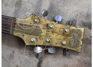 Guitare steampunk par bolino custom