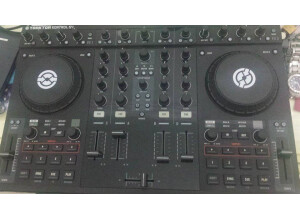 Native Instruments Traktor Kontrol S4 mk2 (92618)