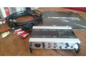 Native Instruments Audio 8 DJ (73017)