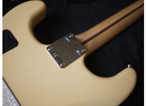 Fender Deluxe Roadhouse Stratocaster - Vintage White