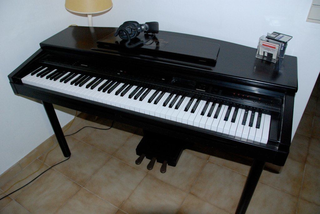 Pictures and images Yamaha Clavinova CVP 75 Audiofanzine