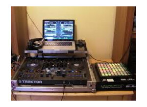 Native Instruments Traktor Kontrol S4 (18997)