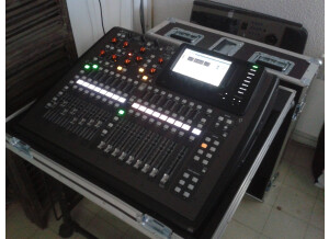 Behringer X32 Compact (22680)
