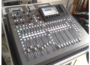 Behringer X32 Compact (71888)