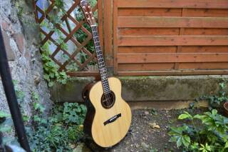 Maestro Guitars Raffles MB