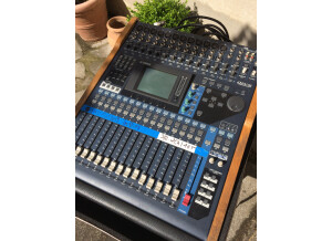 Yamaha O1V96