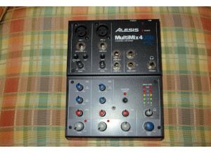Alesis MultiMix 4 USB FX (49074)
