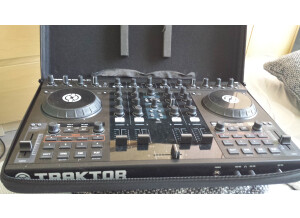 Native Instruments Traktor Kontrol S4 (89693)