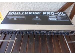 Behringer Multicom Pro MDX4400 (52812)