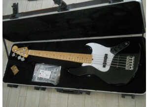 Fender American Standard Jazz Bass V - Black Maple