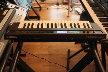 Yamaha Reface DX Yamaha Reface DX