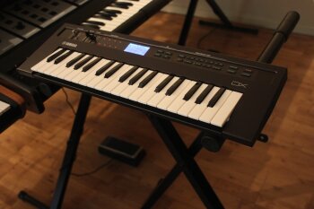 Yamaha Reface DX Yamaha Reface DX