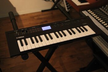 Yamaha Reface DX Yamaha Reface DX