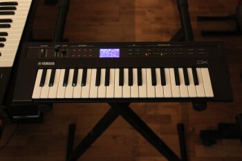 Yamaha Reface DX Yamaha Reface DX