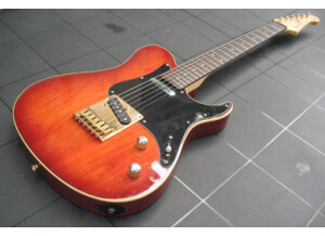 Yamaha Pacifica 302S