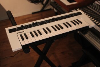 Yamaha Reface CS Yamaha Reface CS