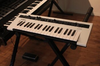 Yamaha Reface CS Yamaha Reface CS