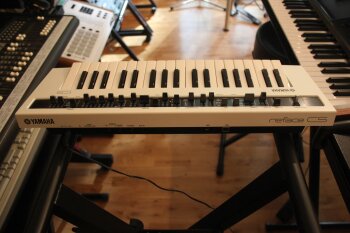 Yamaha Reface CS Yamaha Reface CS