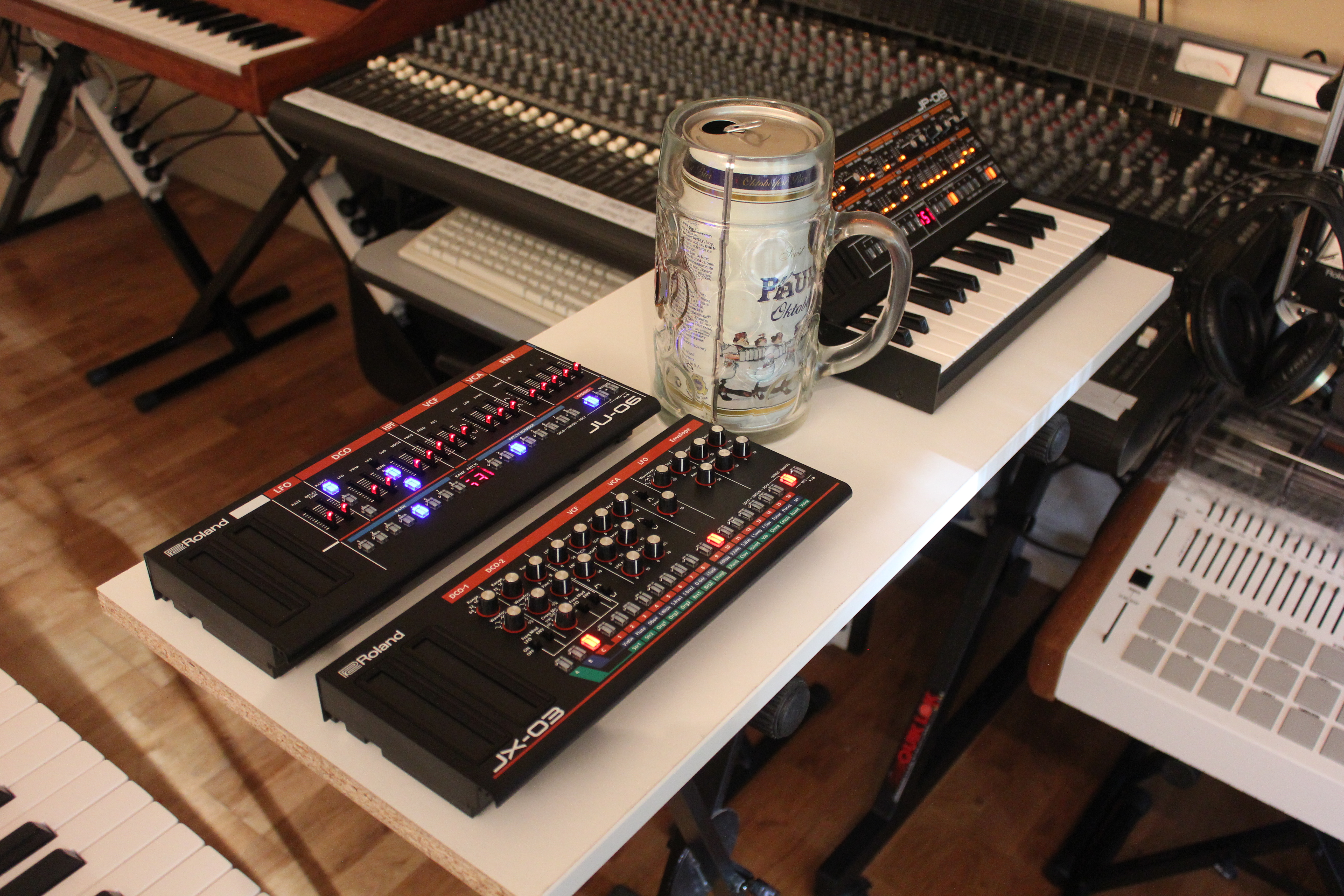 Roland Boutique JU-06