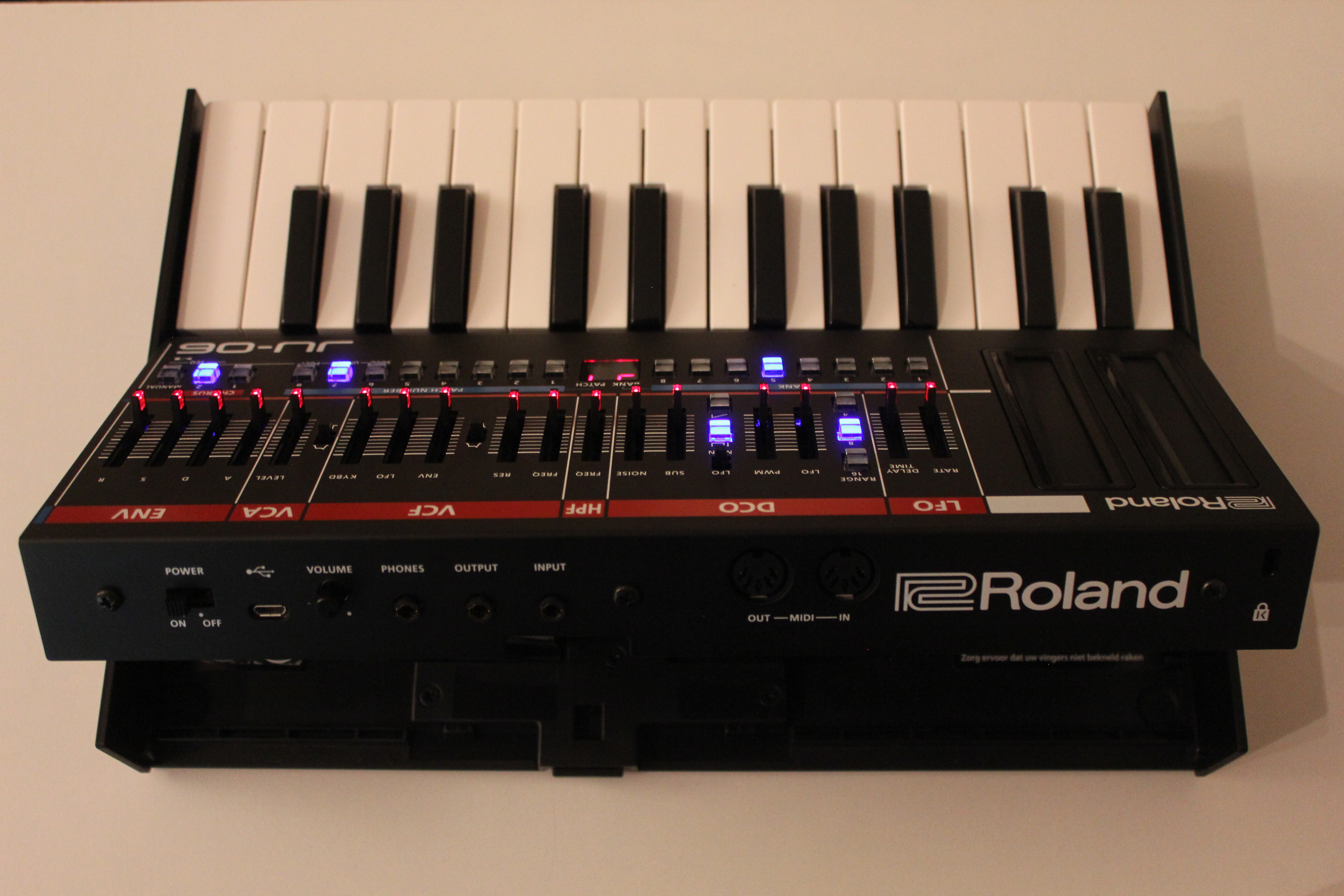 Roland Boutique JU-06