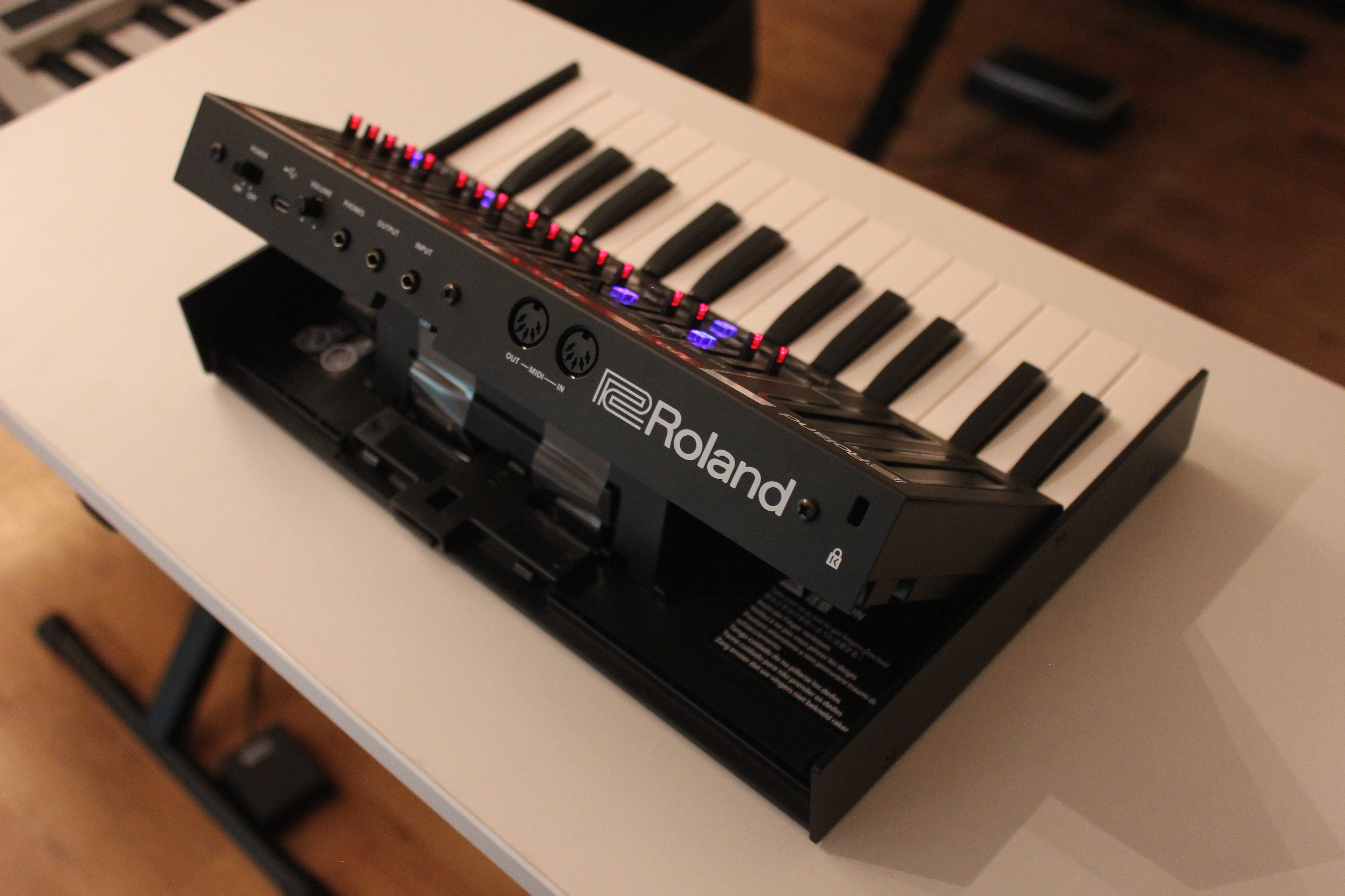 Roland Boutique JU-06
