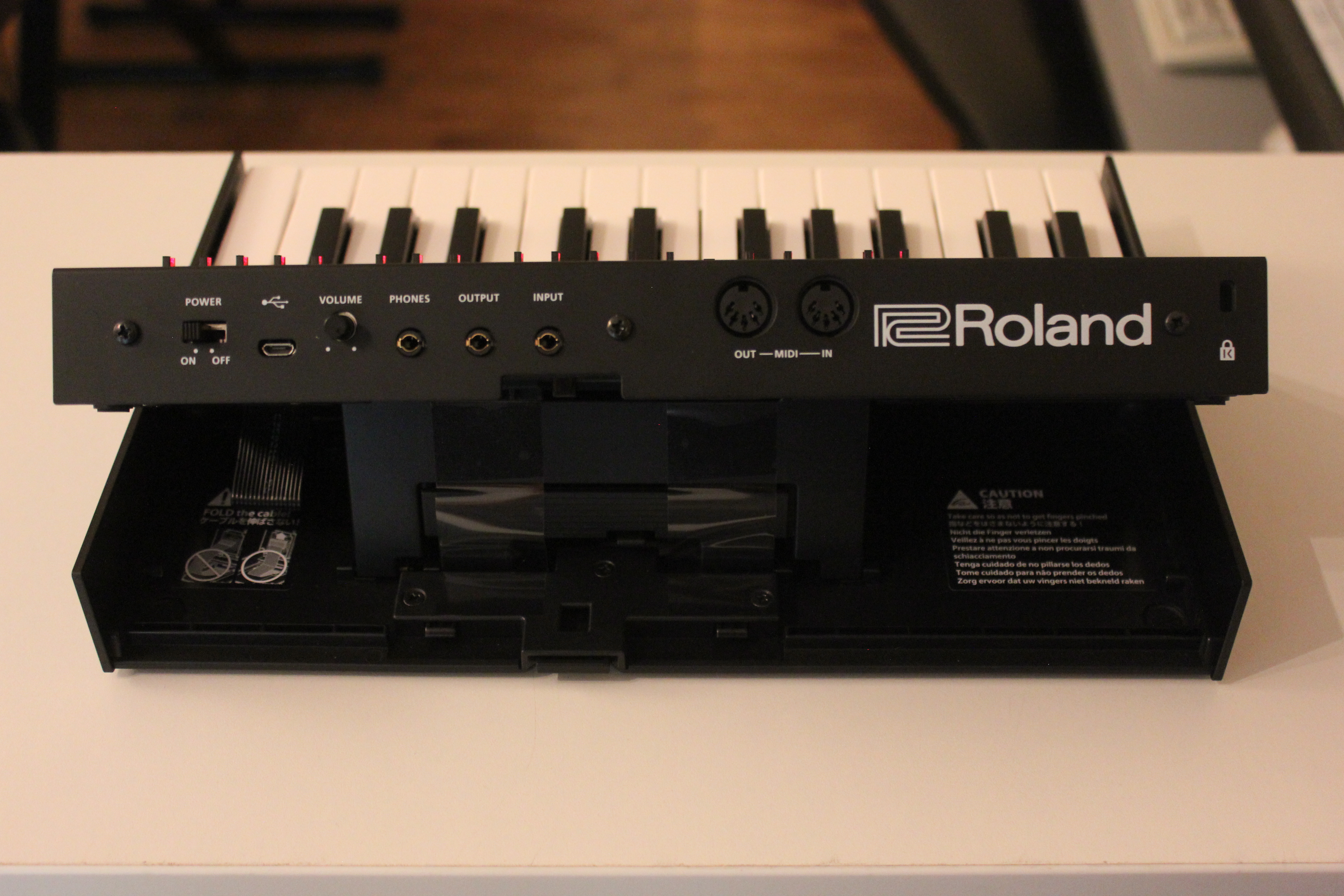 Roland Boutique Ju-06