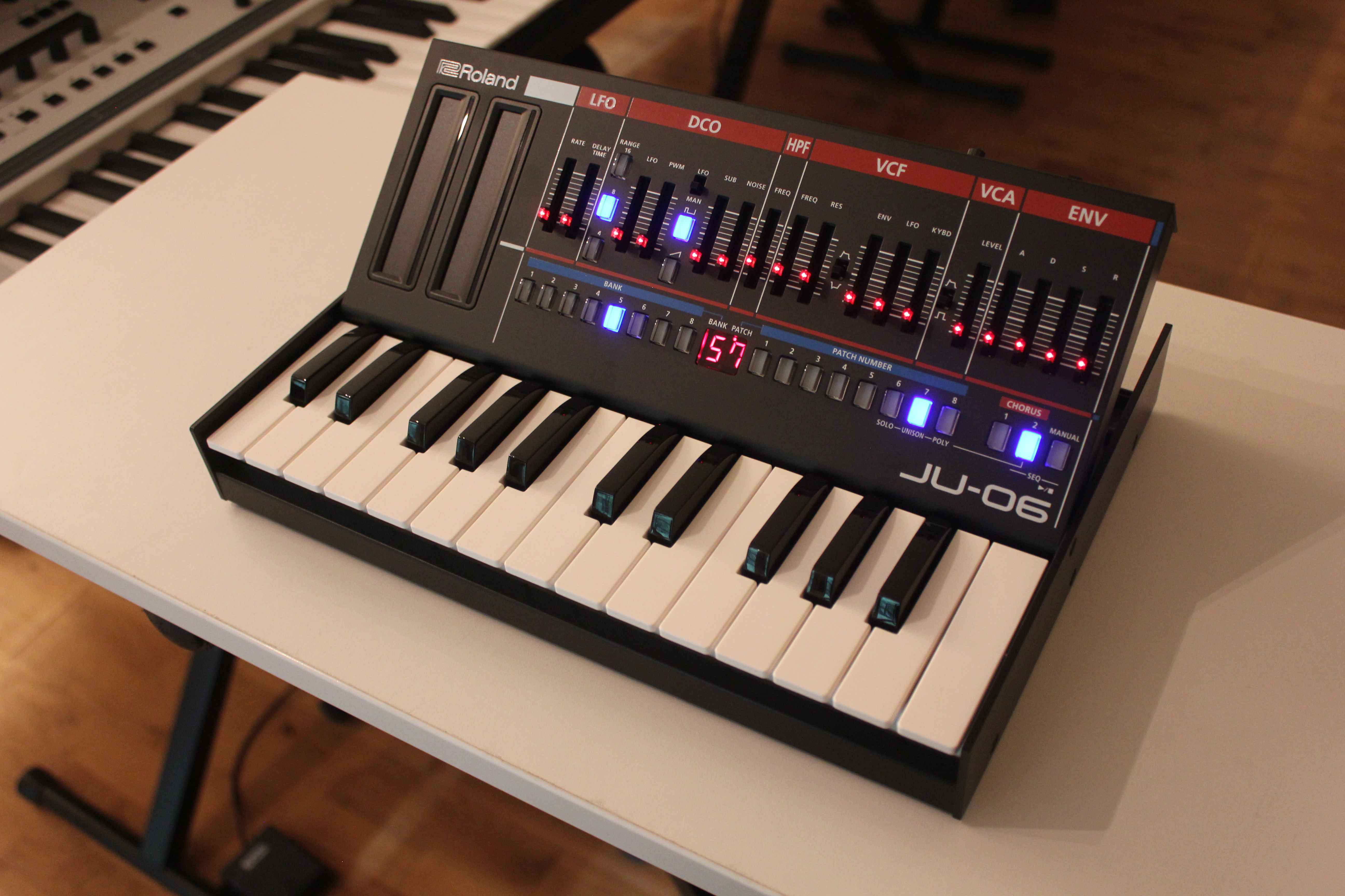 Roland Boutique JU-06