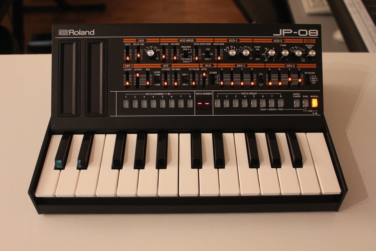 Roland JP-08