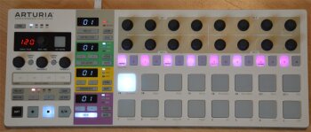 Arturia BeatStep Pro Arturia BeatStep Pro