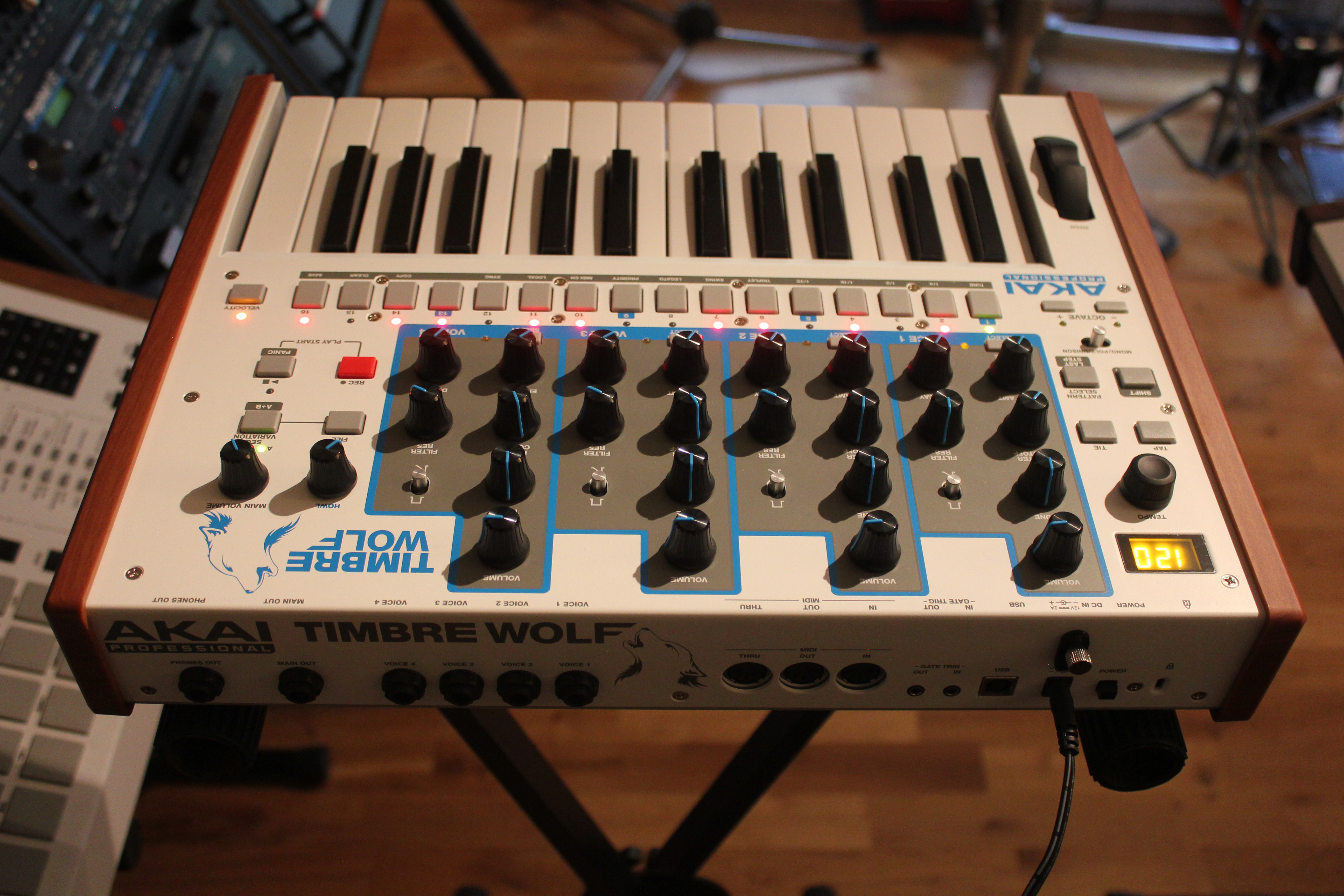 Akai Timbre Wolf