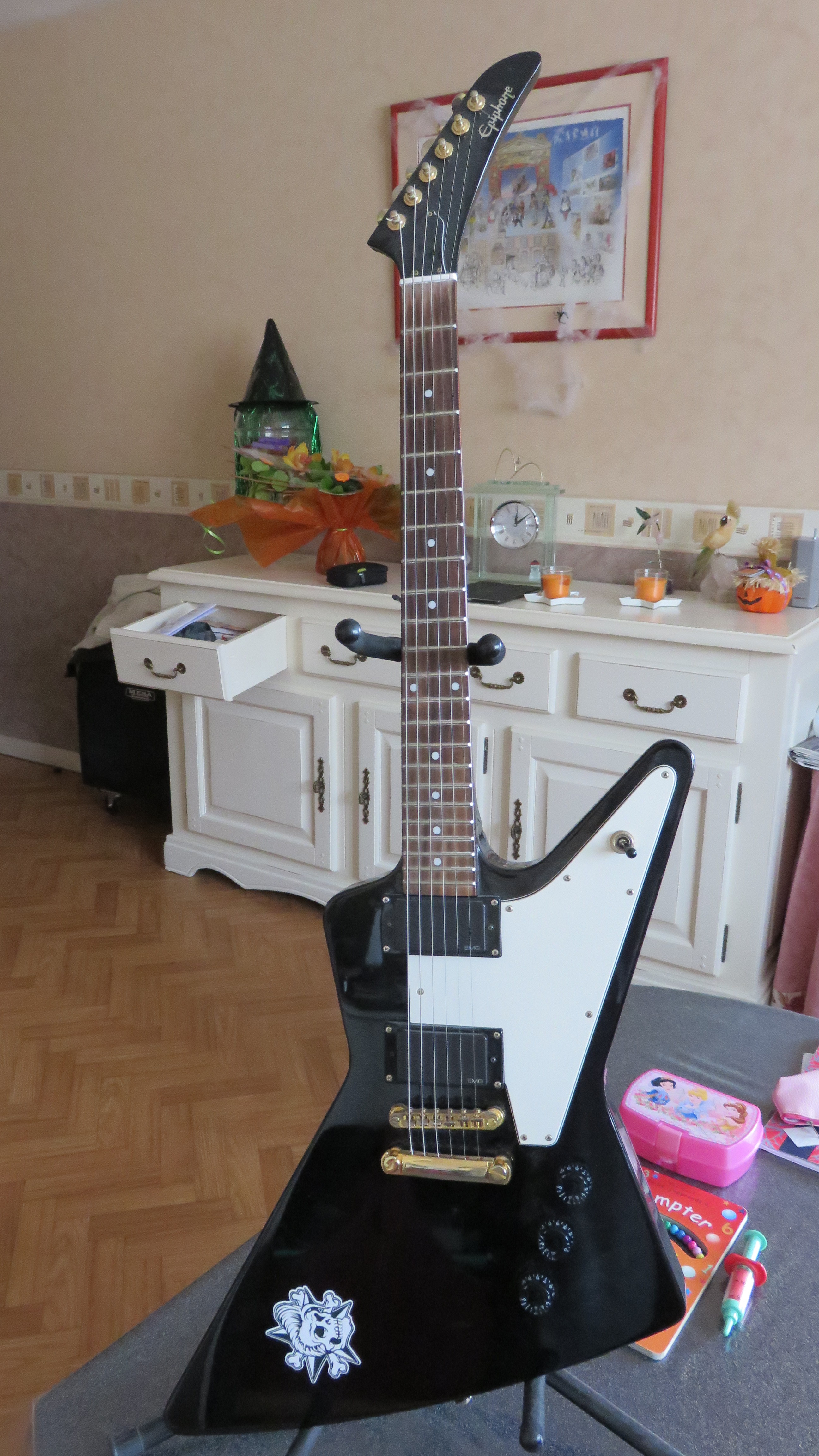 Epiphone Explorer (1984-1997)