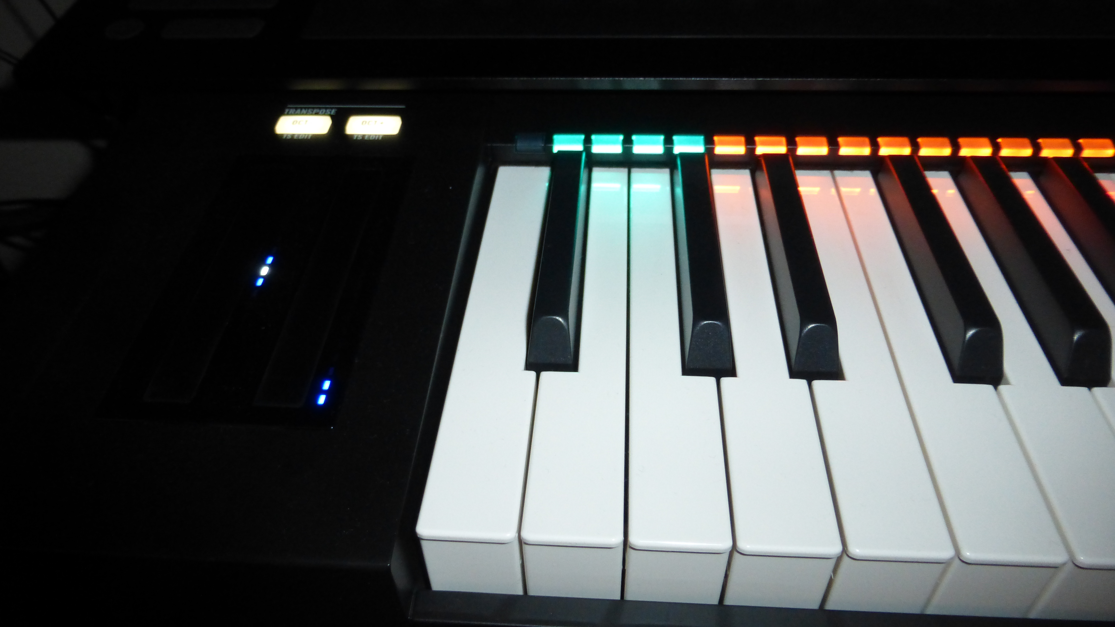 Native Instruments Komplete Kontrol S88 et Kontrol Software 1.5