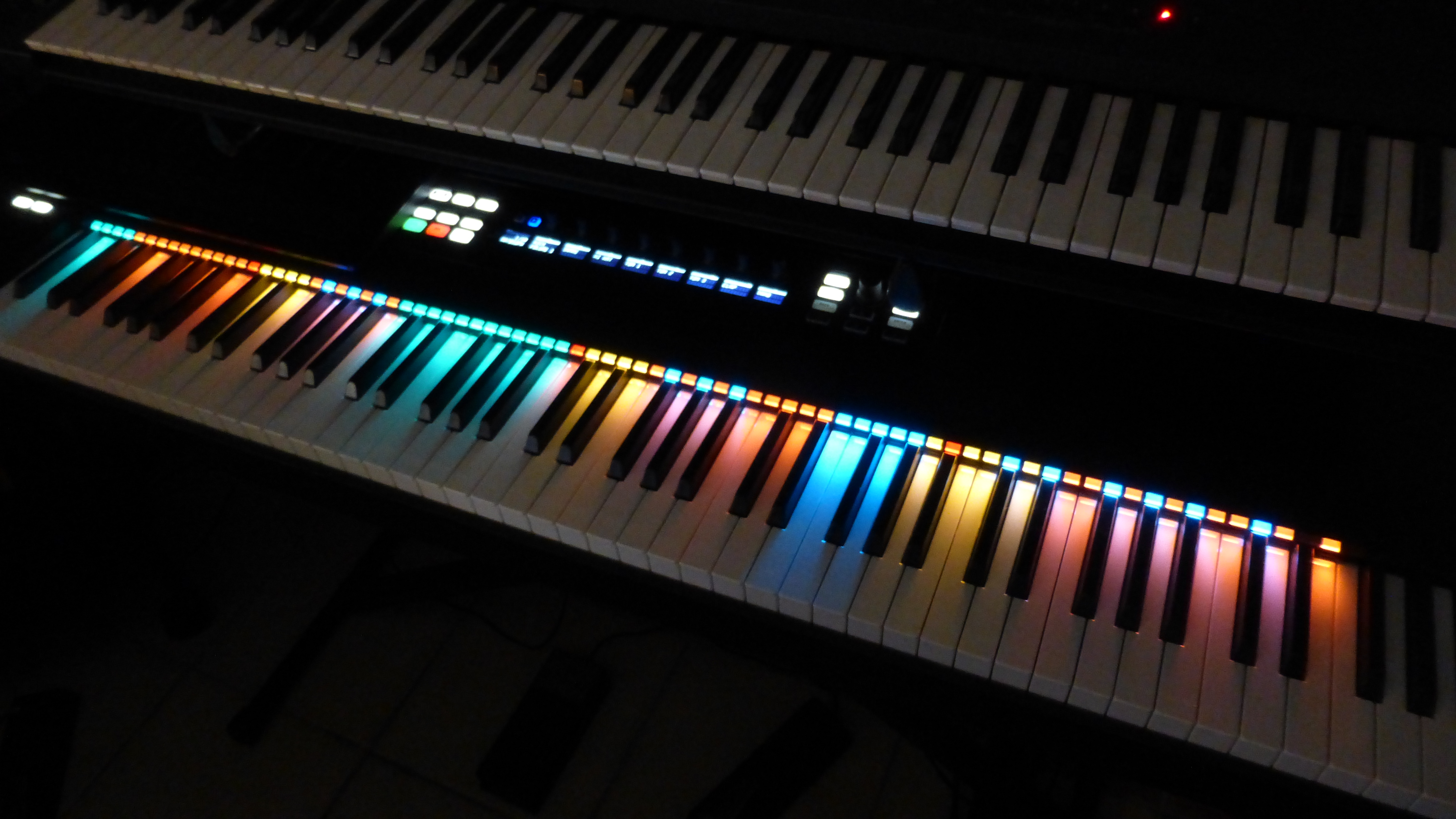 Native Instruments Komplete Kontrol S88 et Kontrol Software 1.5