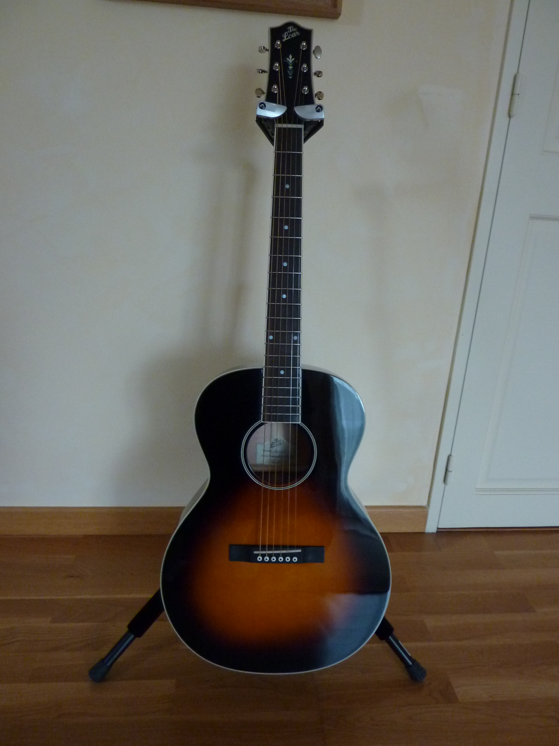 The Loar LH-250 SN