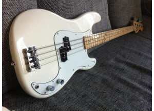 Fender Standard Precision Bass [2009-Current] (69823)