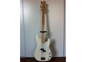 Fender Standard Precision Bass [2009-Current] (12511)